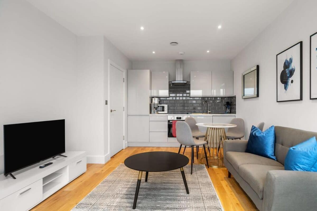 Lovely 1 Bedroom Apartment In The Heart Of 이슬리햄프셔 외부 사진