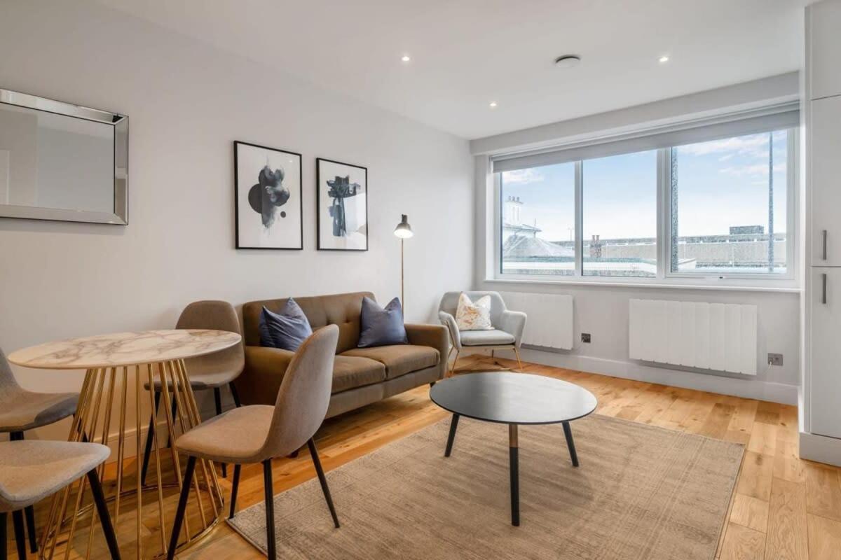 Lovely 1 Bedroom Apartment In The Heart Of 이슬리햄프셔 외부 사진